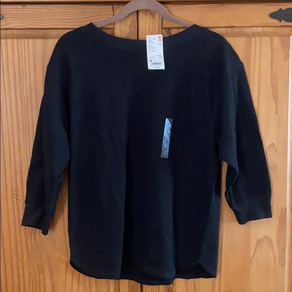 Uniqlo 3/4 Sleeve Neck Waffle Crew Neck T